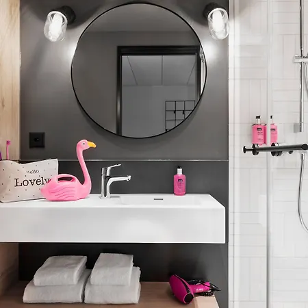 Moxy Hotel 3*
