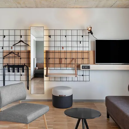 Moxy 3* Rapperswil (St. Gallen)