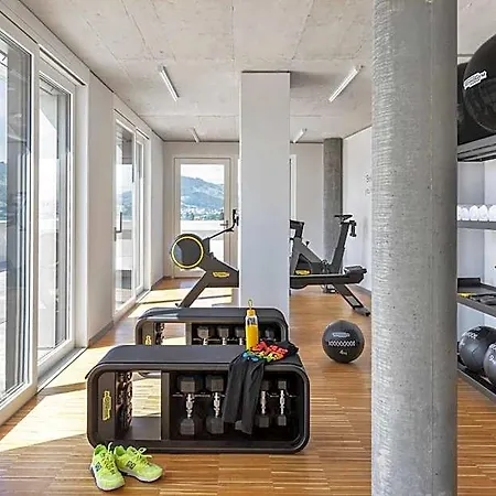 Moxy Hotel 3*
