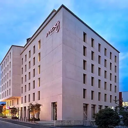 Moxy Hotel 3*