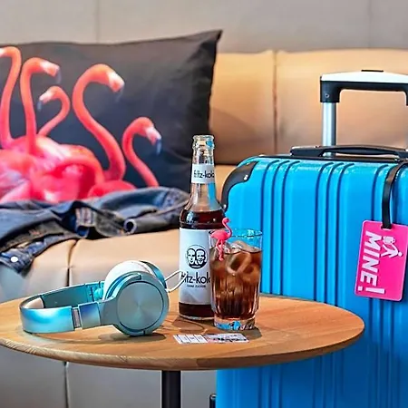 Moxy 3*