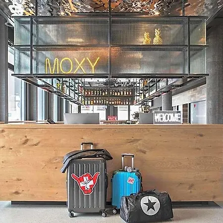Moxy Hotel 3*